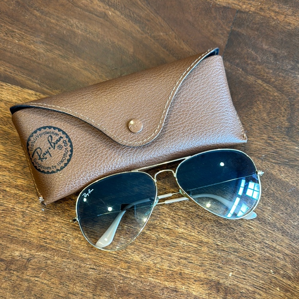 Ray-Ban Aviator Sunglasses with Case